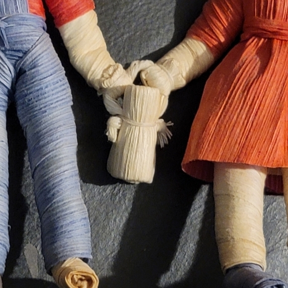 CORN HUSK Vintage handmade corn husk group family 5. hand crafted - Picture 4 of 15